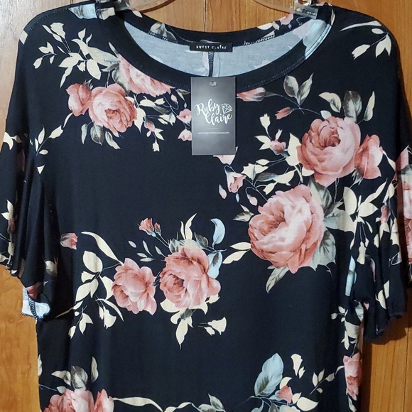 💕Sweet Claire top💕 - Picture 2 of 2